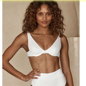 NWT Monday Swimwear Formentera white sand crinkle top in size medium